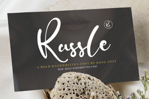 Russle Font: Modern Handwritten Style